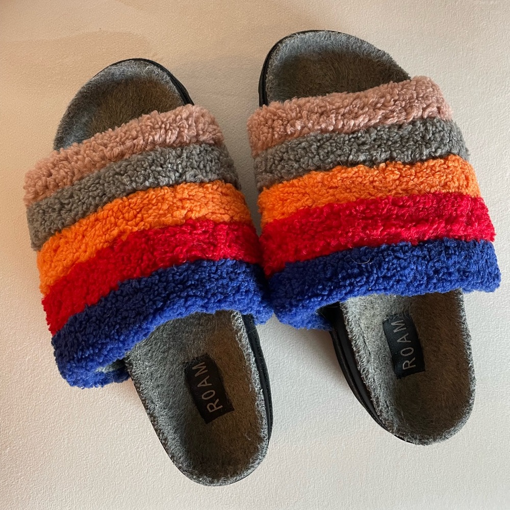 ROAM Fuzzy Pillar Rainbow Sandal , size 38